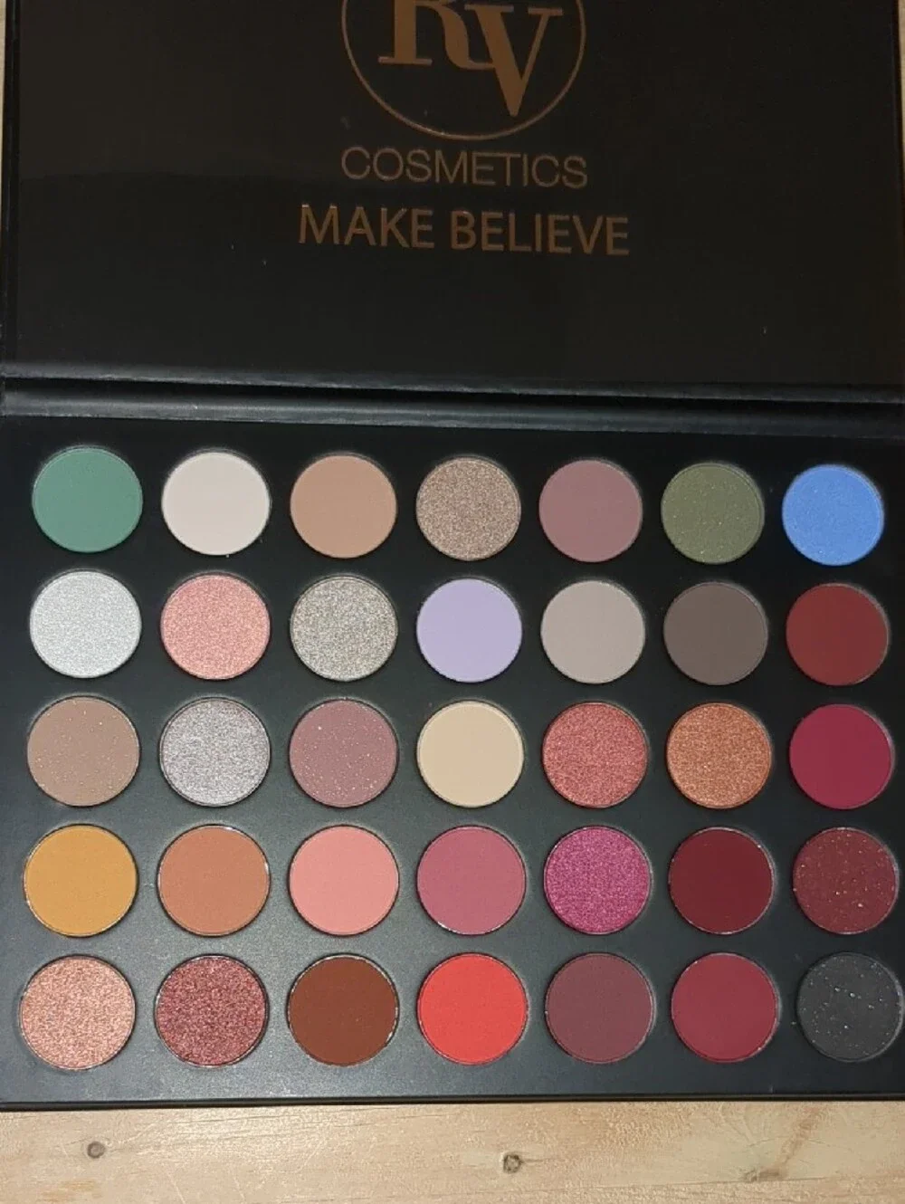Make Believe Eyeshadow Palette - Multicolor